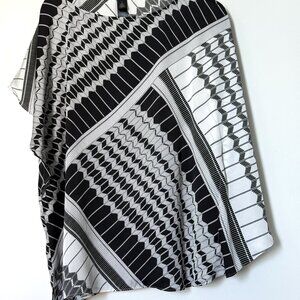 Chico's Women's Top Black Label Blouse size 1 (L)